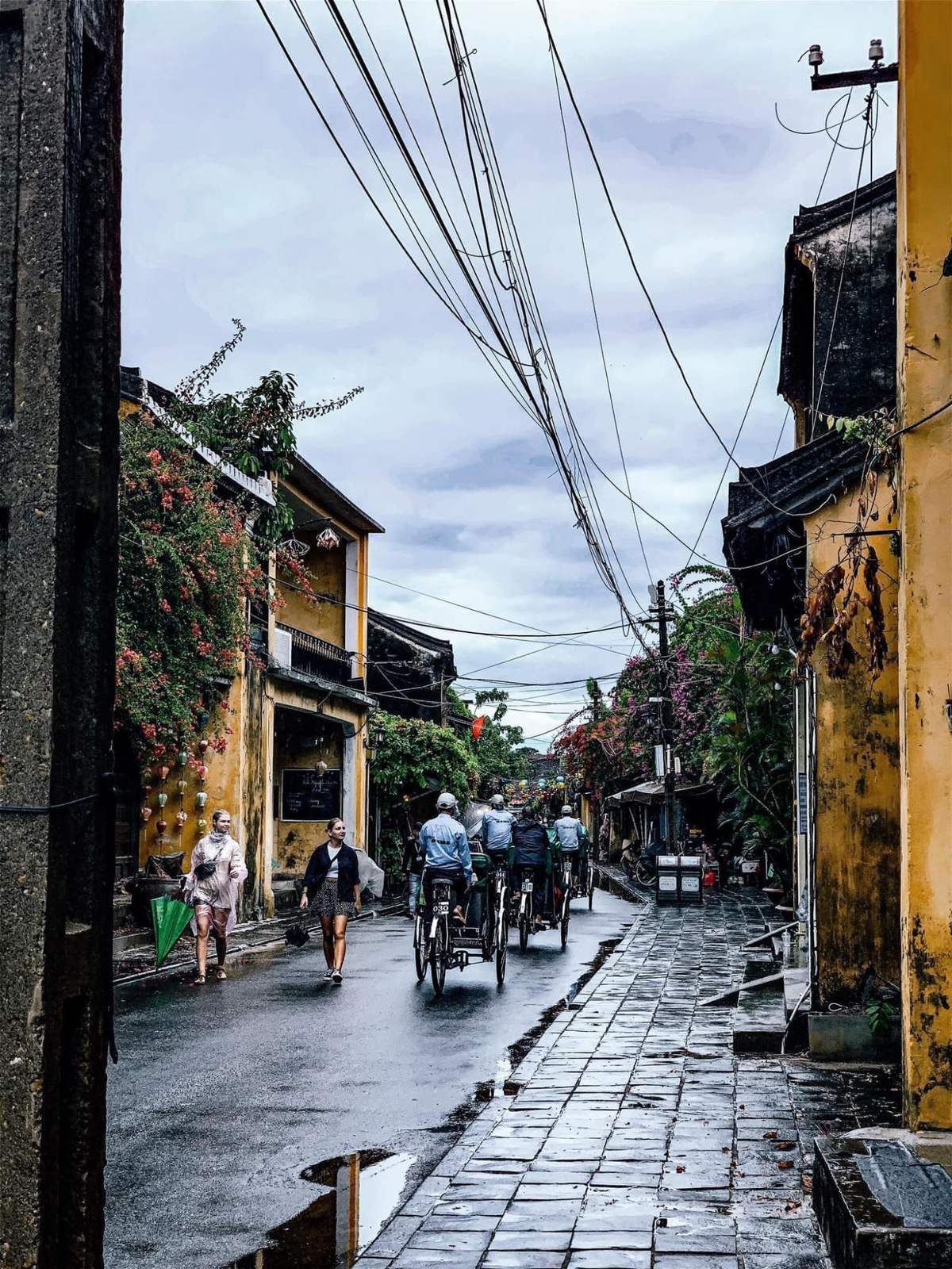 Hội An ngày mưa và nét đẹp khác lạ bất chấp cả thời tiết