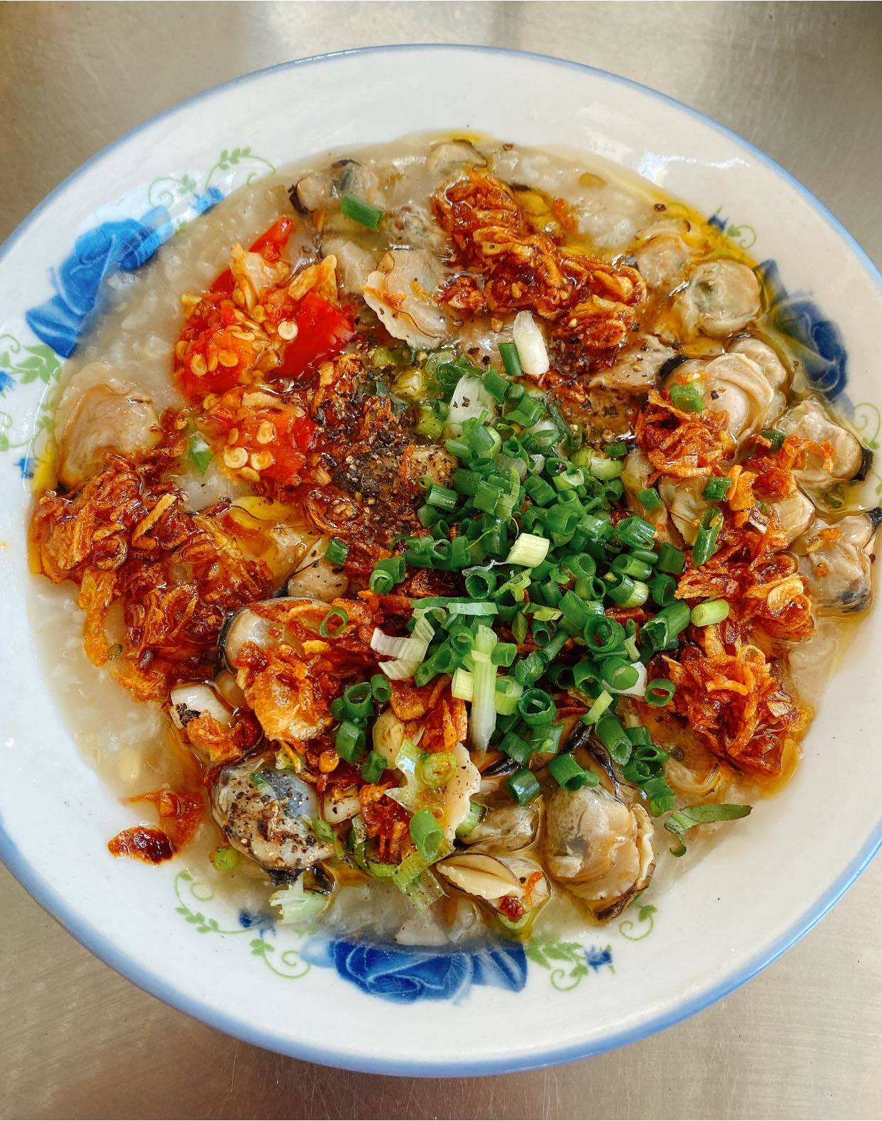 Cháo nghêu cô Gió Hội An - Món ăn vặt xế chiều làm ấm lòng thực khách