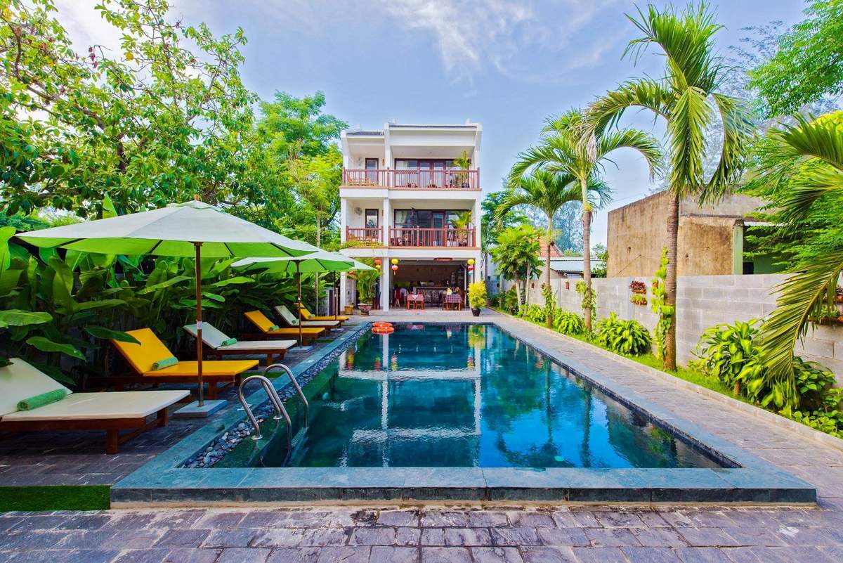 Louis Villa Hội An – Biệt thự nhỏ xinh nằm giữa vườn cây xanh mướt