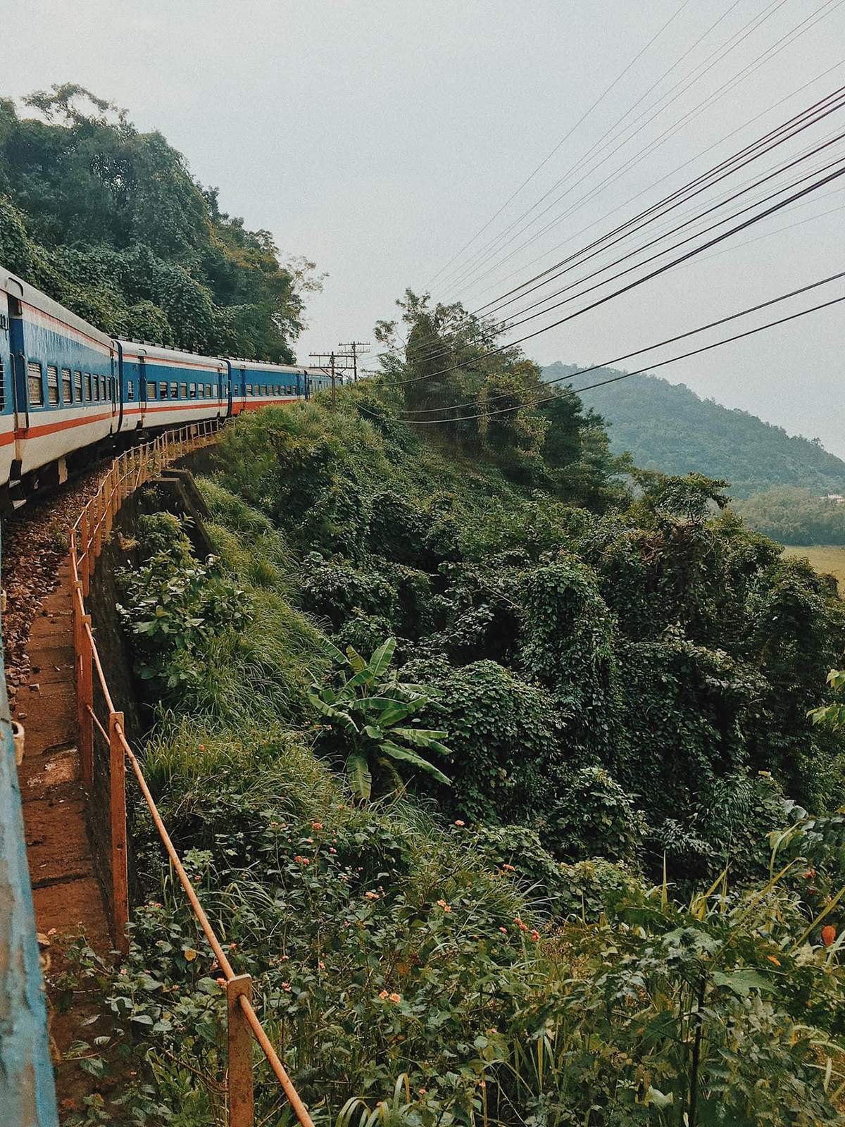 Alo alo, ai đang tìm kinh nghiệm du lịch vịnh Lăng Cô sang xịn mịn, về team đơn vị hỗ trợ nga