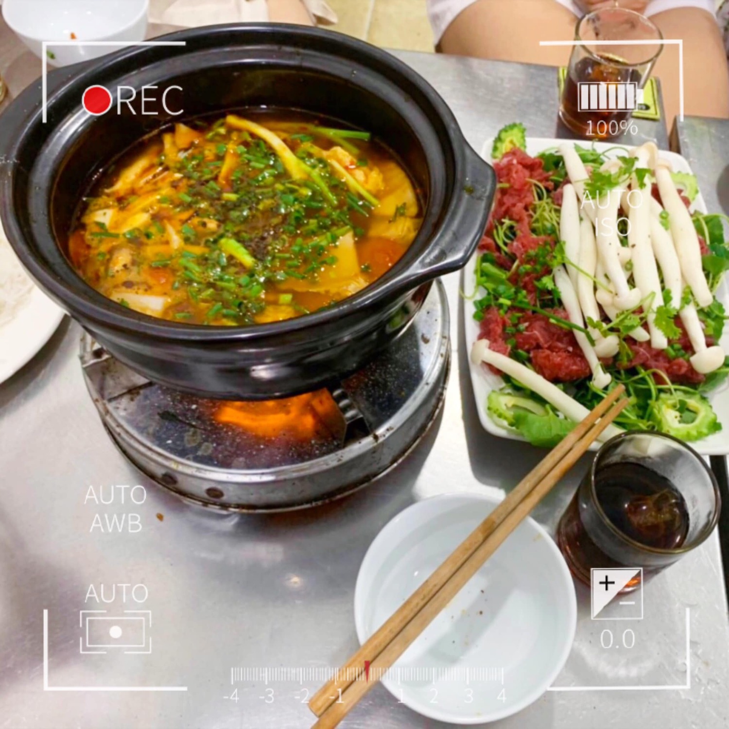 Khám phá Food tour Huế cực chất của cô bạn Thương Thương