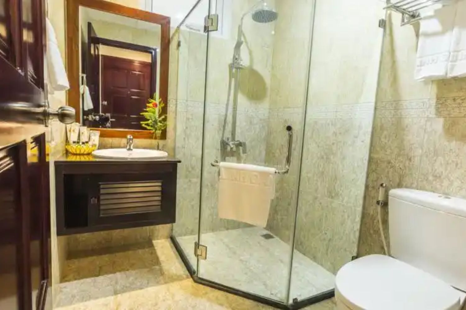 Ocean View Danang Hotel mang vẻ đẹp cổ kính châu Âu