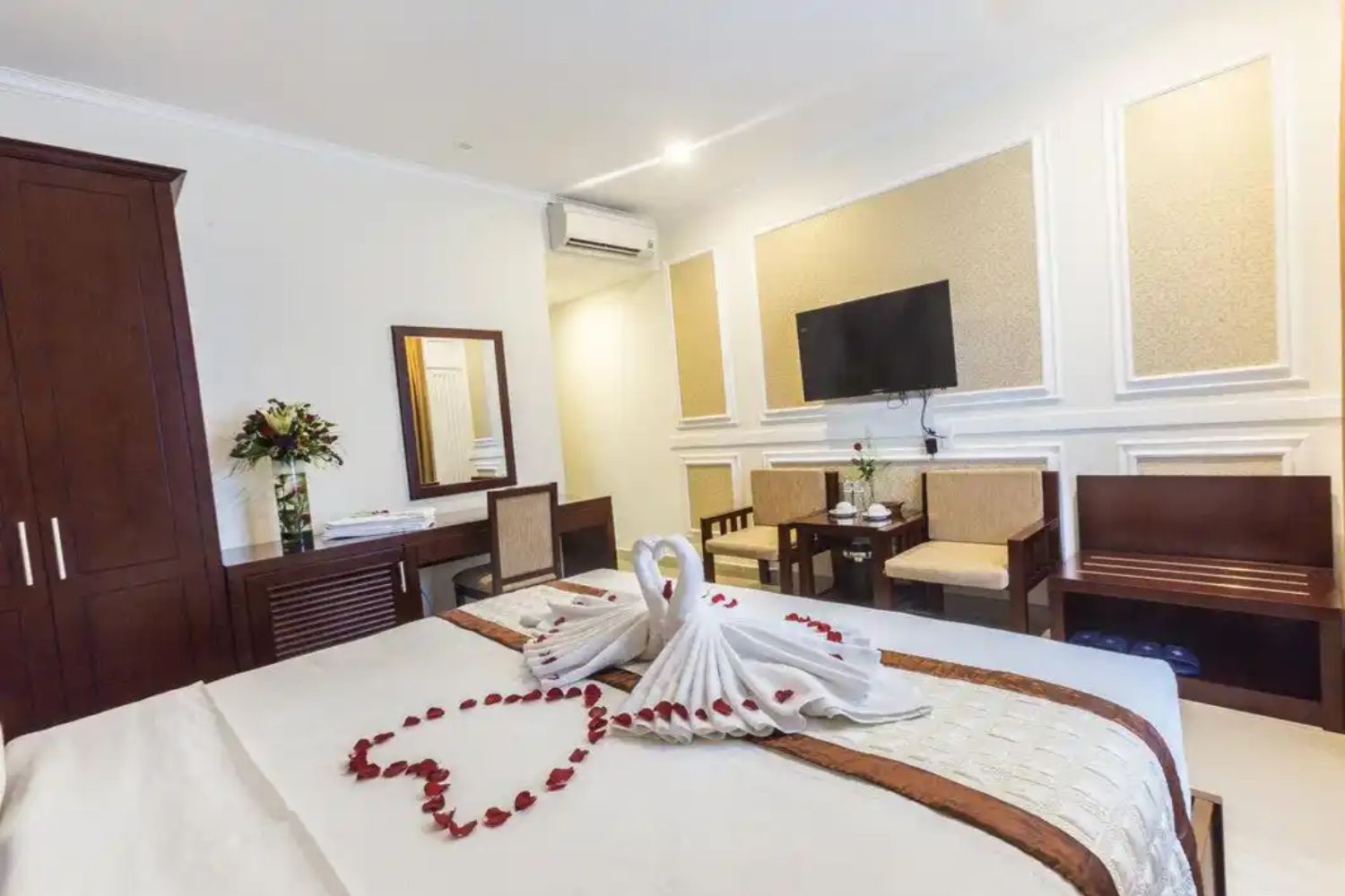 Ocean View Danang Hotel mang vẻ đẹp cổ kính châu Âu