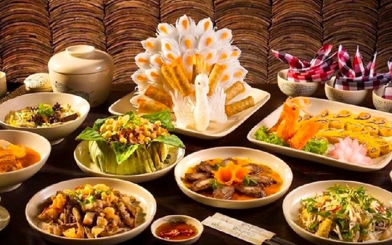 Ấm lòng Bún thịt nướng Huế ngon đậm vị Cố đô