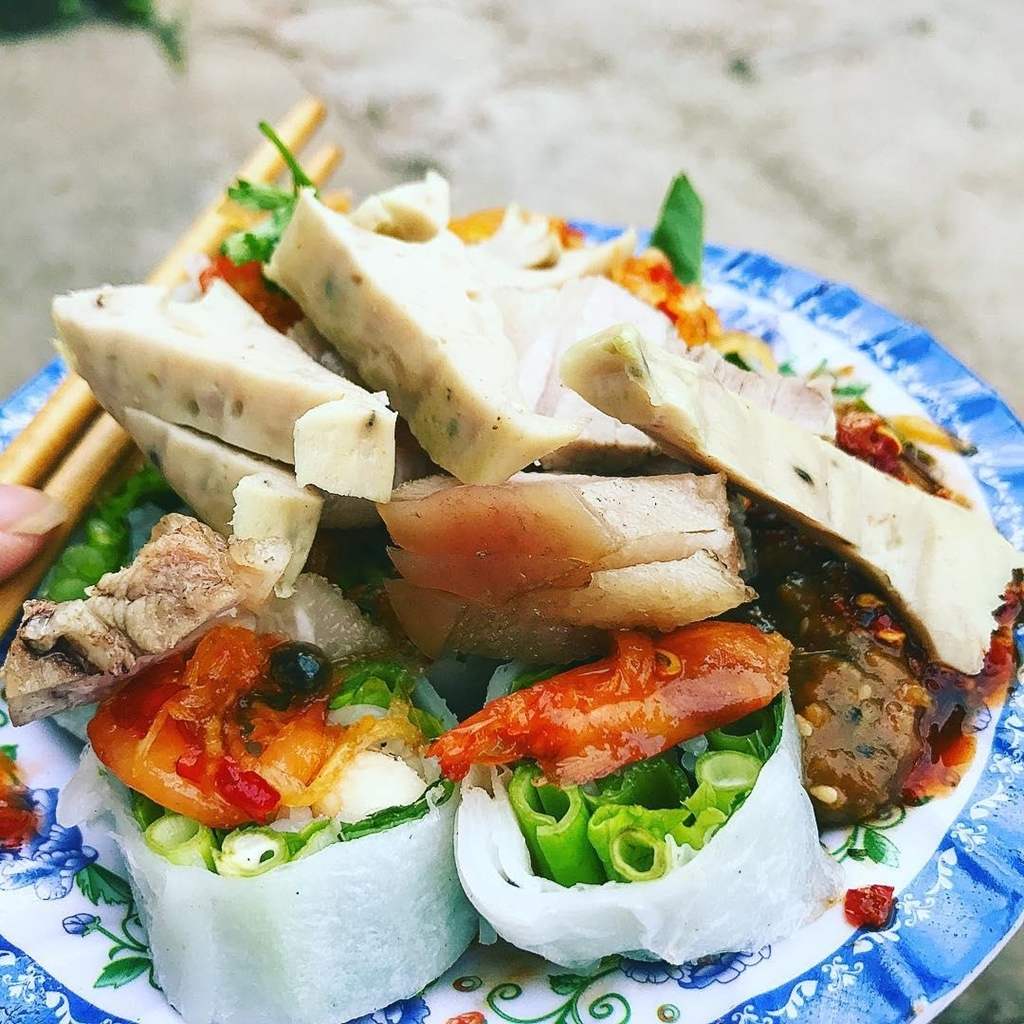 Bánh cuốn tôm chua - Mỹ vị của cung đình Huế trong món ăn dân dã, bình dị